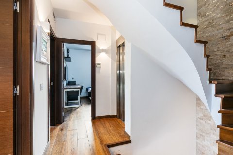 House for sale in Sitges, Barcelona, Spain 5 bedrooms, 309 sq.m. No. 177839 - photo 24