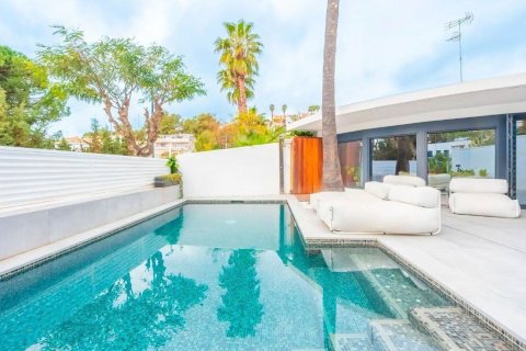 Townhouse for sale in Sitges, Barcelona, Spain 2 bedrooms, 100 sq.m. No. 177836 - photo 2