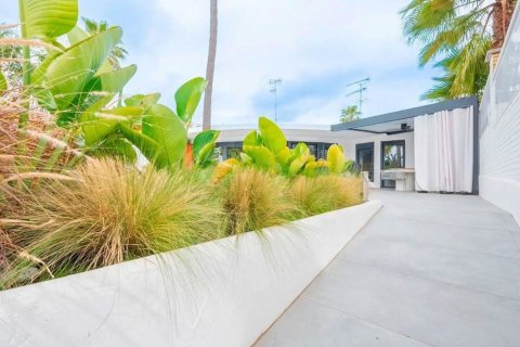 Townhouse for sale in Sitges, Barcelona, Spain 2 bedrooms, 100 sq.m. No. 177836 - photo 6