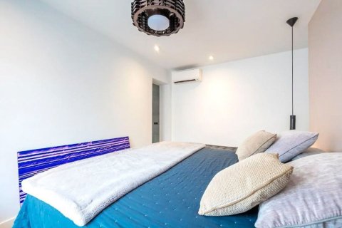 Townhouse for sale in Sitges, Barcelona, Spain 2 bedrooms, 100 sq.m. No. 177836 - photo 18