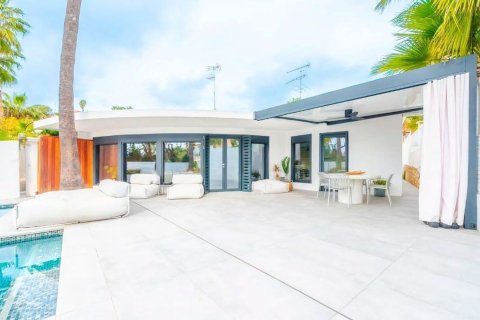 Townhouse for sale in Sitges, Barcelona, Spain 2 bedrooms, 100 sq.m. No. 177836 - photo 3