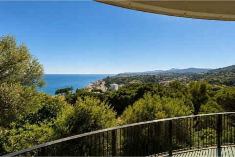 House for sale in Barcelona, Spain 5 bedrooms, 558 sq.m. No. 177834 - photo 6