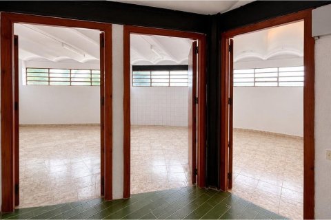 House for sale in Barcelona, Spain 5 bedrooms, 558 sq.m. No. 177834 - photo 24