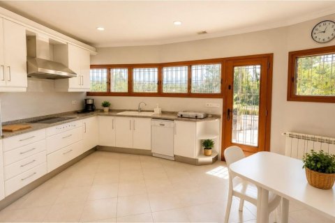 House for sale in Barcelona, Spain 5 bedrooms, 558 sq.m. No. 177834 - photo 16
