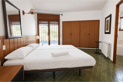 House for sale in Barcelona, Spain 5 bedrooms, 558 sq.m. No. 177834 - photo 22