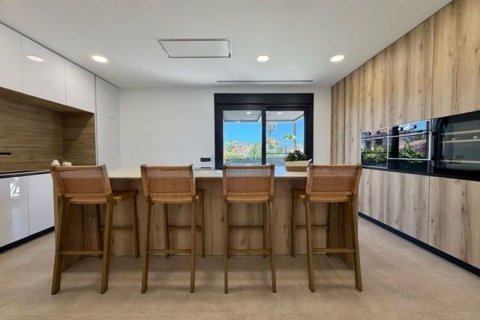 House for sale in Spain 4 bedrooms, 325 sq.m. No. 177838 - photo 11
