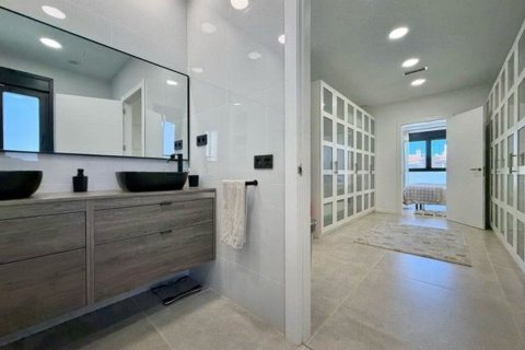 House for sale in Spain 4 bedrooms, 325 sq.m. No. 177838 - photo 23