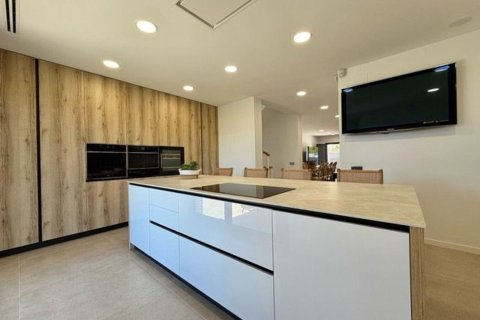 House for sale in Spain 4 bedrooms, 325 sq.m. No. 177838 - photo 17