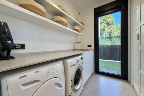 House for sale in Spain 4 bedrooms, 325 sq.m. No. 177838 - photo 20