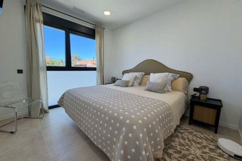 House for sale in Spain 4 bedrooms, 325 sq.m. No. 177838 - photo 25