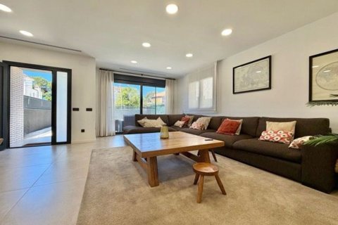 House for sale in Spain 4 bedrooms, 325 sq.m. No. 177838 - photo 5