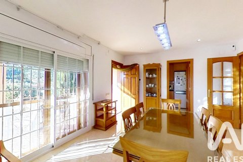 Dom w El Vendrell, Tarragona, Hiszpania 3 sypialnie, 210 mkw. nr 152723 – zdjęcie 8