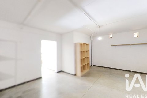 Dom w El Vendrell, Tarragona, Hiszpania 3 sypialnie, 210 mkw. nr 152723 – zdjęcie 23