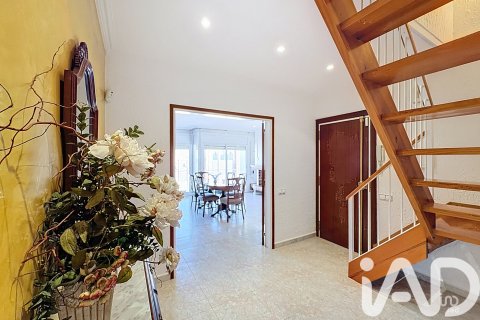 Dvīņu māja pārdošanā Canet de Mar, Barcelona, Spānijā 6 istabas, 140 m2 Nr. 152722 - attēls 4