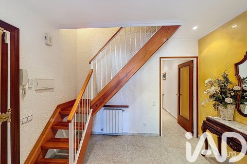 Dvīņu māja pārdošanā Canet de Mar, Barcelona, Spānijā 6 istabas, 140 m2 Nr. 152722 - attēls 3