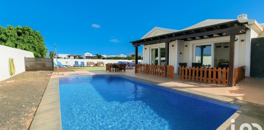 House in Playa Blanca, Lanzarote, Spain 4 bedrooms, 160 sq.m. No. 152902