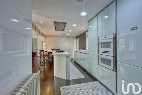 Lägenhet till salu i Ciudad Real, Spanien 3 sovrum, 219 kvm. Nr. 153519 - foto 5