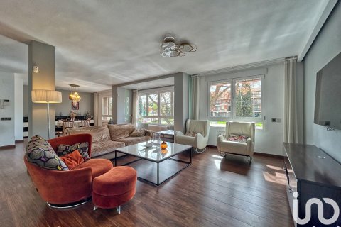 Lägenhet till salu i Ciudad Real, Spanien 3 sovrum, 219 kvm. Nr. 153519 - foto 2