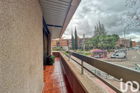 Lägenhet till salu i Ciudad Real, Spanien 3 sovrum, 219 kvm. Nr. 153519 - foto 16