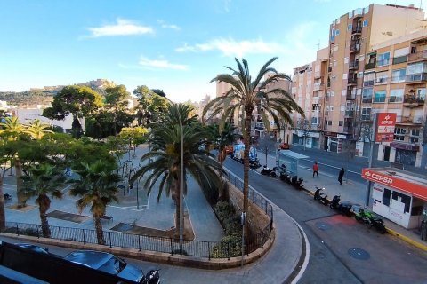 Lägenhet för uthyrning i Alicante, Spanien 2 sovrum, 89 kvm. Nr. 166683 - foto 16