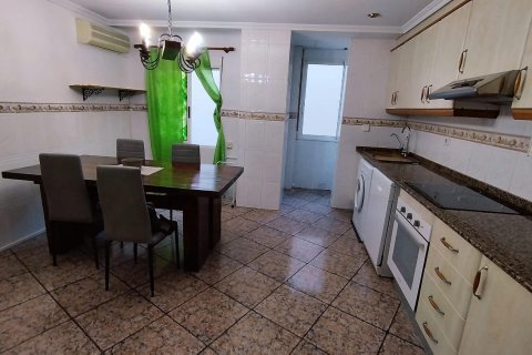 Lägenhet för uthyrning i Alicante, Spanien 2 sovrum, 89 kvm. Nr. 166683 - foto 9