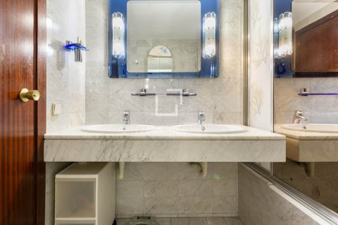 Apartamento en venta en Barcelona, España 4 dormitorios, 130 m2 No. 194977 - foto 22