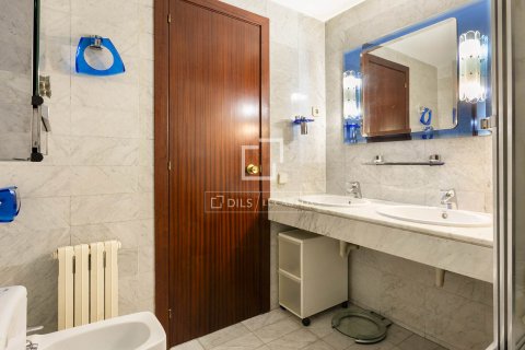 Apartamento en venta en Barcelona, España 4 dormitorios, 130 m2 No. 194977 - foto 23
