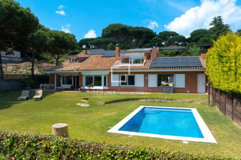 Villa a Sant Vicenc De Montalt, Barcelona, Spagna 5 camere da letto, 545 mq. N° 194978