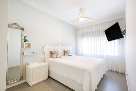 Apartment for sale Torre de la Horadada, Alicante, Spain 4 bedrooms, 120 sq.m. No. 114379 - photo 15