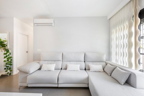 Apartment for sale Torre de la Horadada, Alicante, Spain 4 bedrooms, 120 sq.m. No. 114379 - photo 9