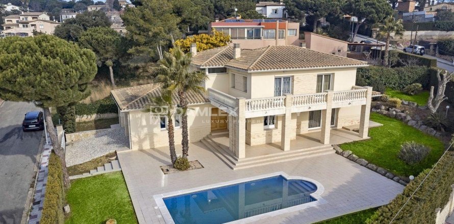Dom w Platja D'aro, Girona, Hiszpania 4 sypialnie, 349 mkw. nr 176892