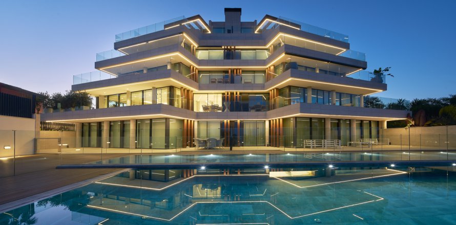 Apartment Estepona, Malaga, Espagne 2 chambres, 108 m2 No. 135027