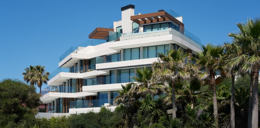 Apartment in Estepona, Malaga, Spain 3 bedrooms, 232 sq.m. No. 135027