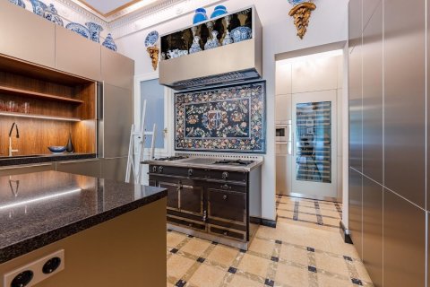 Huoneisto myytävänä Barcelona, Espanja, 4 makuuhuonetta, 250 m2 No. 146273 - kuva 3