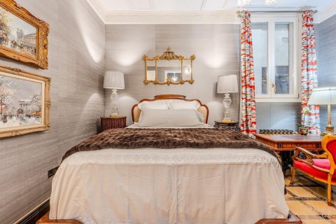 Huoneisto myytävänä Barcelona, Espanja, 4 makuuhuonetta, 250 m2 No. 146273 - kuva 19