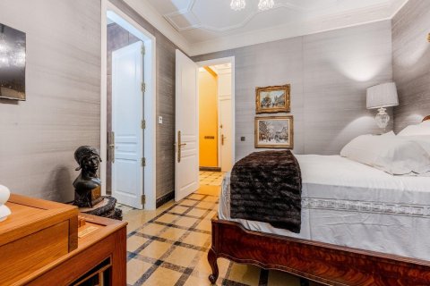 Huoneisto myytävänä Barcelona, Espanja, 4 makuuhuonetta, 250 m2 No. 146273 - kuva 20