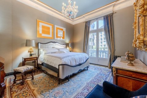 Huoneisto myytävänä Barcelona, Espanja, 4 makuuhuonetta, 250 m2 No. 146273 - kuva 29