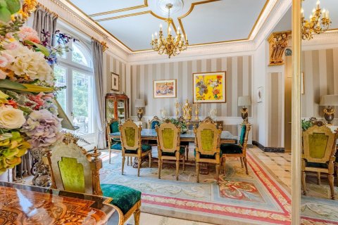 Huoneisto myytävänä Barcelona, Espanja, 4 makuuhuonetta, 250 m2 No. 146273 - kuva 11