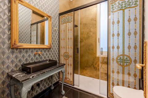 Huoneisto myytävänä Barcelona, Espanja, 4 makuuhuonetta, 250 m2 No. 146273 - kuva 23