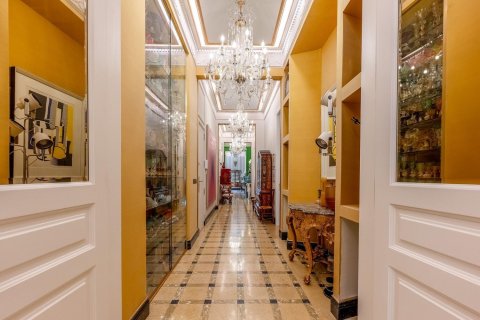 Huoneisto myytävänä Barcelona, Espanja, 4 makuuhuonetta, 250 m2 No. 146273 - kuva 24