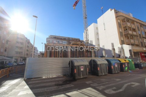 Takvåning till salu i Torrevieja, Alicante, Spanien 3 sovrum, 227 kvm. Nr. 146276 - foto 19