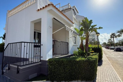 Townhouse for sale Torrevieja, Alicante, Spain 2 bedrooms, 95 sq.m. No. 137967 - photo 1