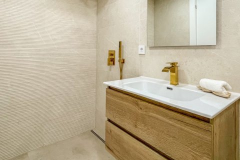 Apartment for sale in Torrevieja, Alicante, Spain 2 bedrooms, 91 sq.m. No. 189983 - photo 16