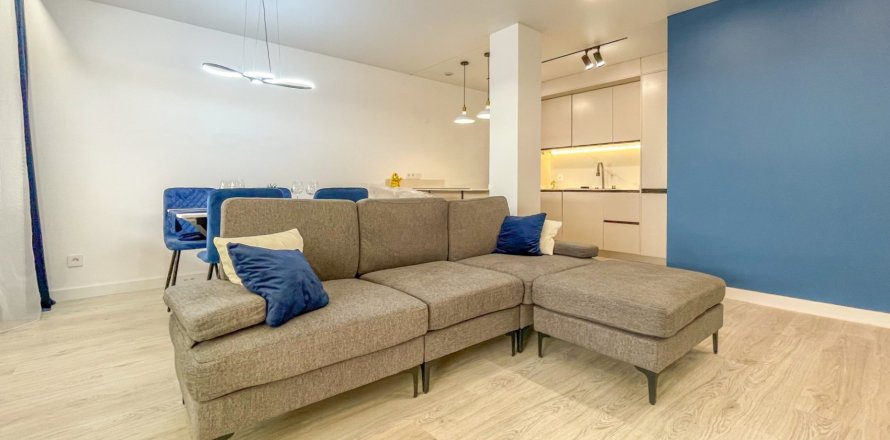 Apartment in Torrevieja, Alicante, Spain 2 bedrooms, 91 sq.m. No. 189983
