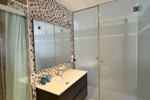 Продажа квартиры в Гуардамар-дель-Сегура, Аликанте, Испания 3 спальни, 100м2 №189984 - фото 13