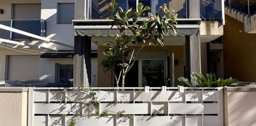 Квартира в Гуардамар-дель-Сегура, Аликанте, Испания 3 спальни, 100м2 №189984