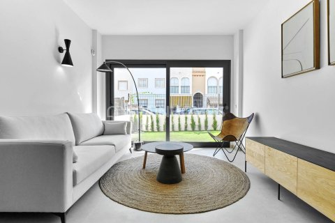 Продажа квартиры в Торревьеха, Аликанте, Испания 2 спальни, 92м2 №48874 - фото 21