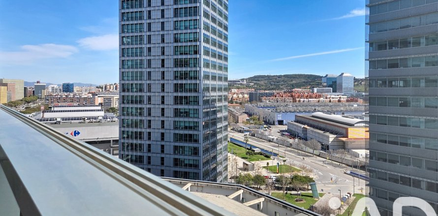 Apartament w L'Hospitalet de Llobregat, Barcelona, Hiszpania 3 sypialnie, 113 mkw. nr 172943