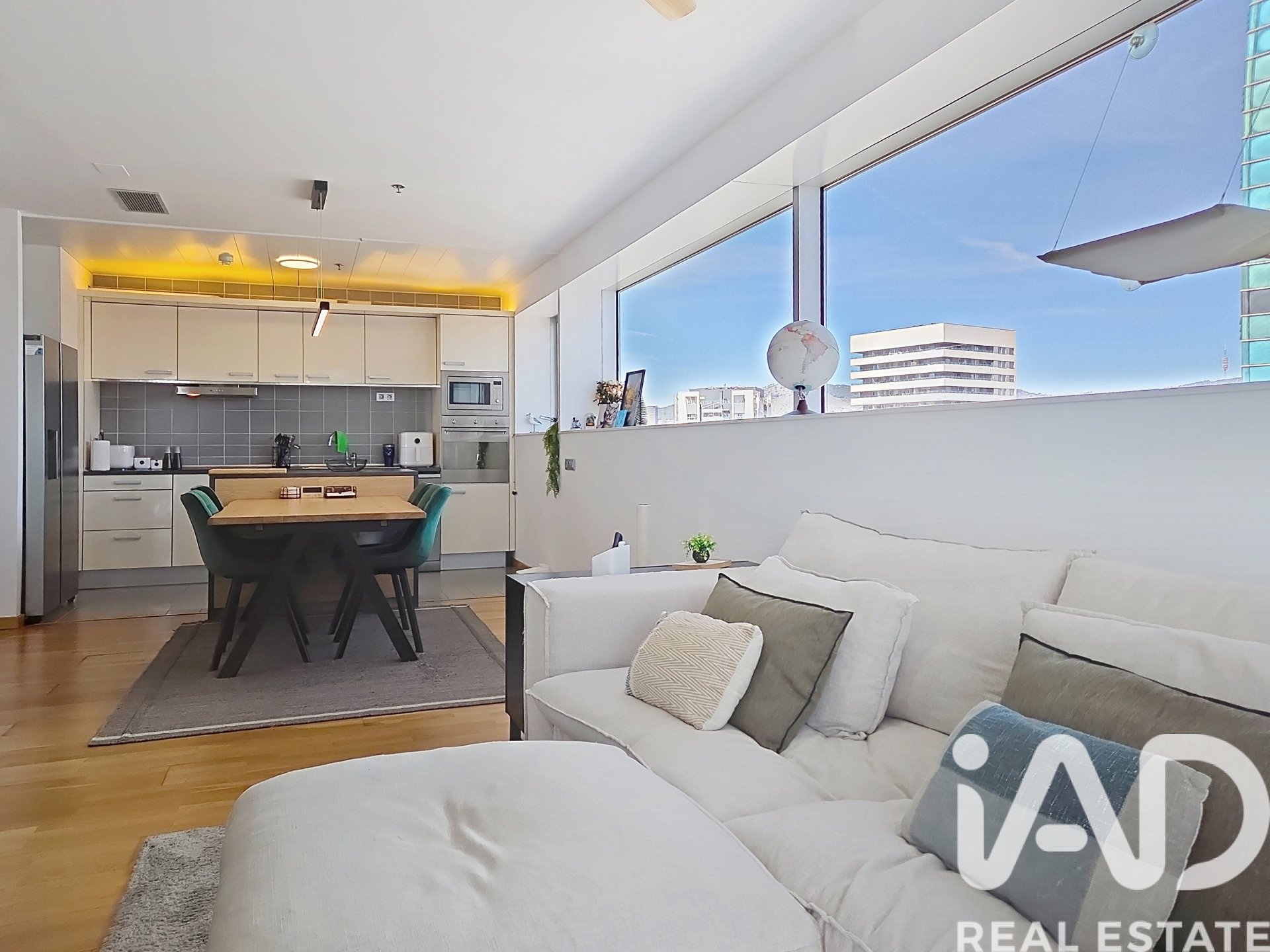 Appartamento a L'Hospitalet de Llobregat, Barcelona, Spagna 3 camere da letto, 113 mq. N° 172943