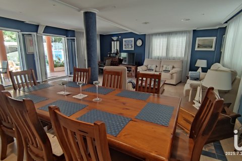 Продажа дома в Оропеса-дель-Мар, Кастельон, Испания 4 спальни, 377м2 №153234 - фото 4